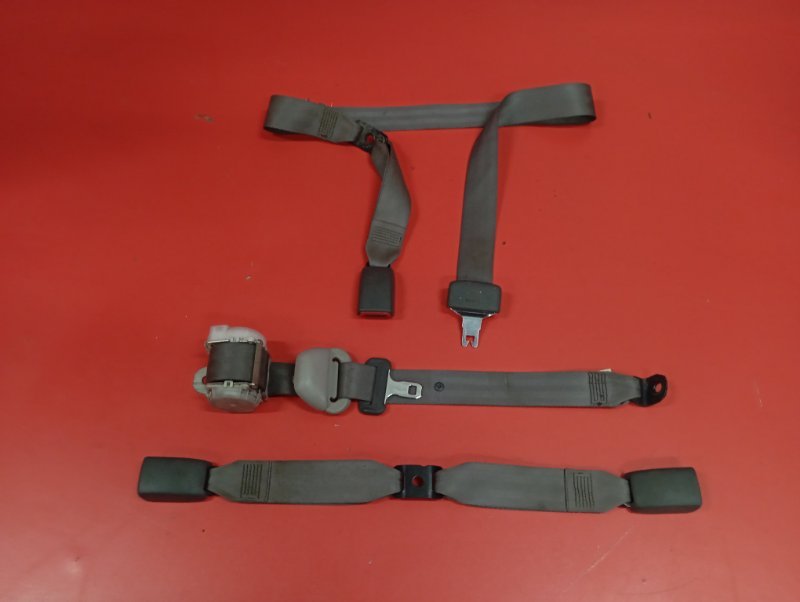 Ремень безопасности Toyota Hilux KUN25L 2KD-FTV 2012 задний (б/у)