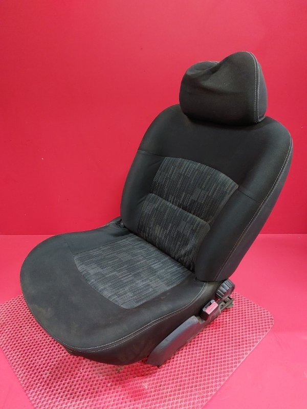 Сиденье Renault Symbol LU2M K4M 2010 переднее правое (б/у)