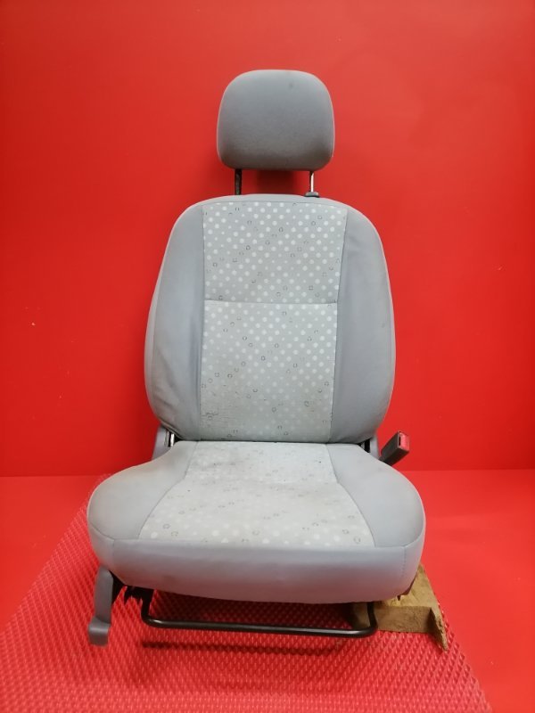 Сиденье Daihatsu Storia M100S EJ-VE 2001 переднее правое (б/у)