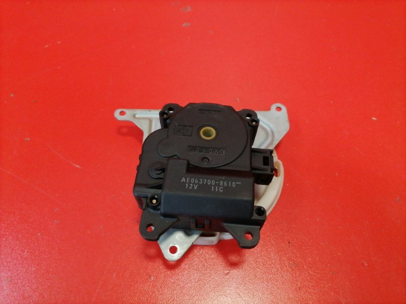 Сервопривод заслонок печки Toyota Corolla ZZE121L 3ZZ-FE 2002 (б/у)