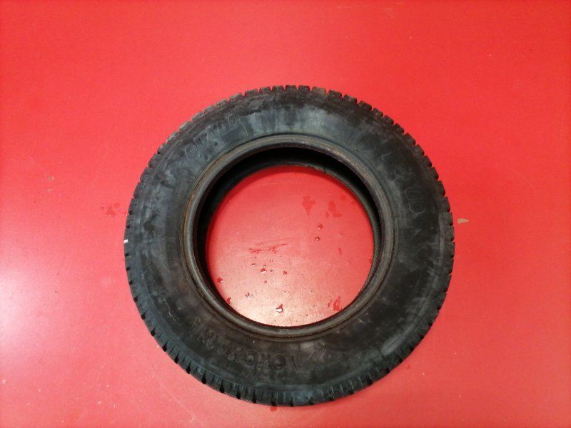 Шина шипованная 175/70R13 Yokohama Ice Guard F700Z