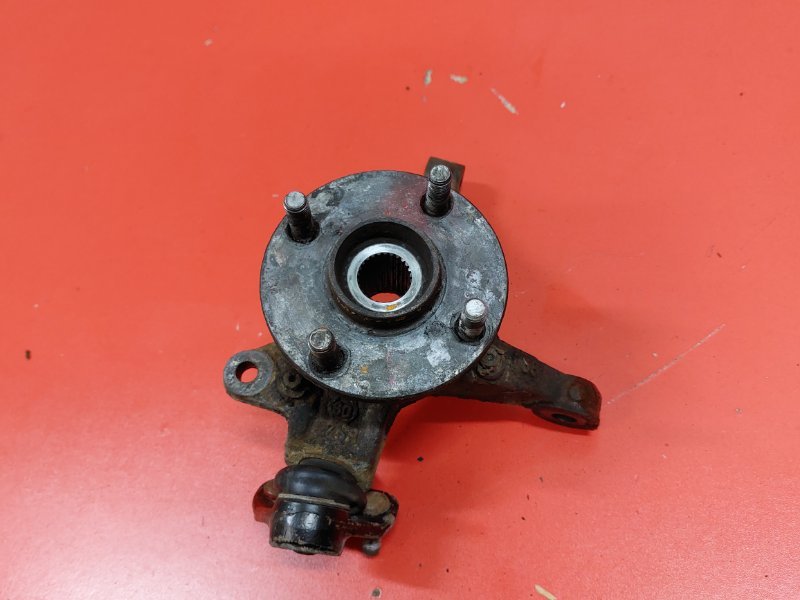 Поворотный кулак Toyota Corolla ZZE121L 3ZZ-FE 2002 передний левый (б/у)