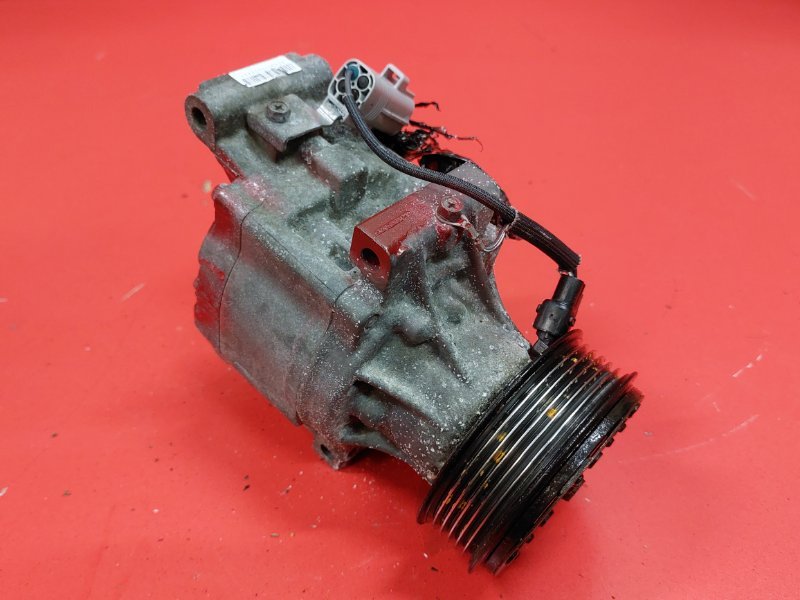Компрессор кондиционера Toyota Corolla ZZE121L 3ZZ-FE 2002 (б/у)
