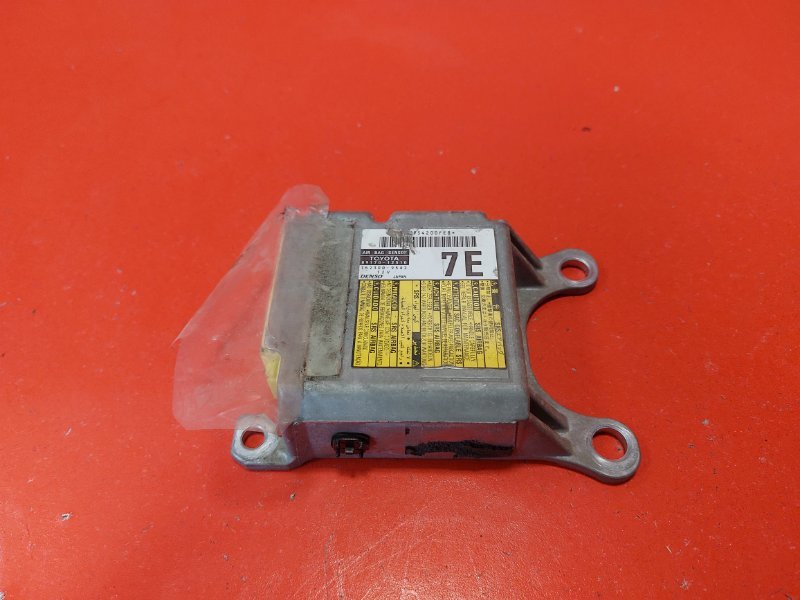Блок управления airbag Toyota Corolla Axio ZRE142 2ZR-FE 2006 (б/у)