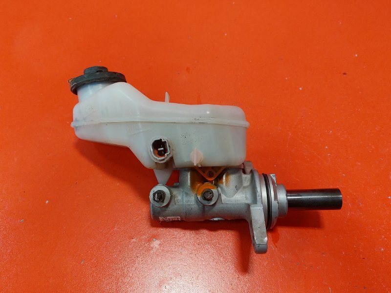Главный тормозной цилиндр Toyota Corolla Axio ZRE142 2ZR-FE 2006 (б/у)