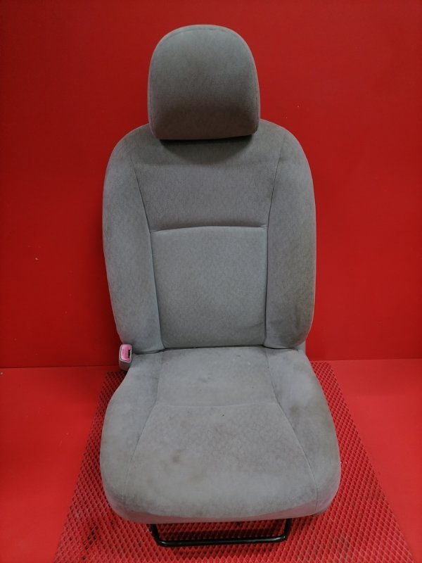 Сиденье Toyota Corolla Axio ZRE142 2ZR-FE 2006 переднее левое (б/у)