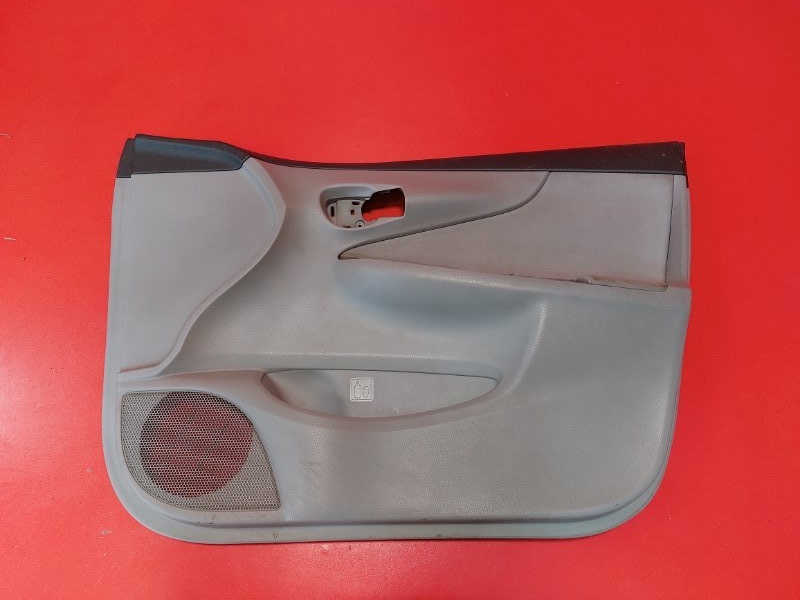 Обшивка двери Toyota Corolla Axio ZRE142 2ZR-FE 2006 передняя правая (б/у)