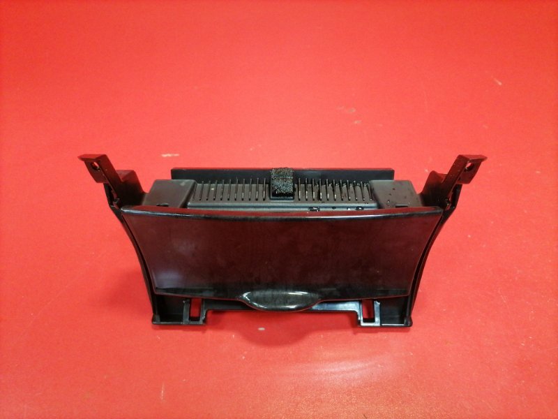 Пепельница Toyota Corolla Axio ZRE142 2ZR-FE 2006 (б/у)