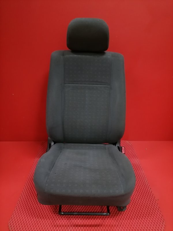 Сиденье Mitsubishi Lancer CS3A 4G18 2004 переднее правое (б/у)