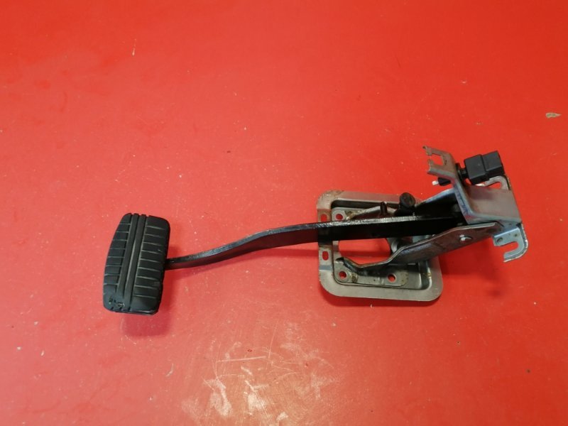 Педаль тормоза Mitsubishi Lancer CS3A 4G18 2004 (б/у)