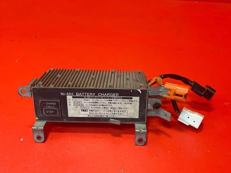 Блок управления зарядкой Toyota Prius NHW10 1NZ-FXE 1998 (б/у)