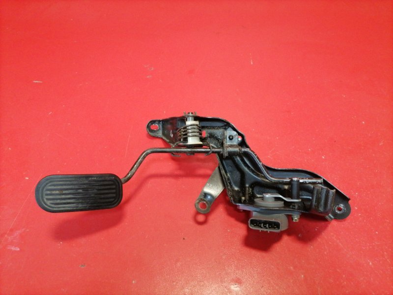 Педаль газа Toyota Prius NHW10 1NZ-FXE 1998 (б/у)