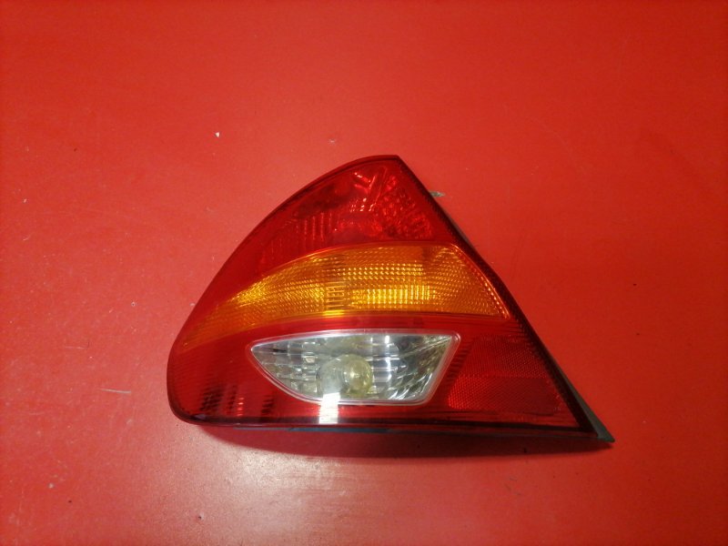 Фонарь Toyota Prius NHW10 1NZ-FXE 1998 задний левый (б/у)