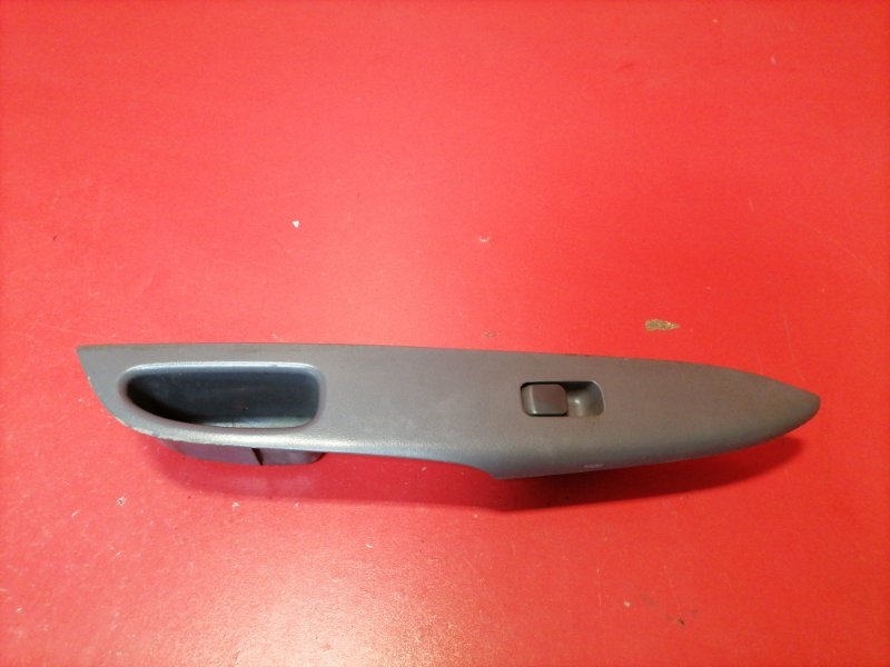 Кнопка стеклоподъёмника Toyota Prius NHW10 1NZ-FXE 1998 передняя левая (б/у)