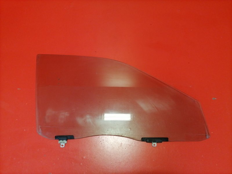 Стекло двери Toyota Prius NHW10 1NZ-FXE 1998 переднее правое (б/у)