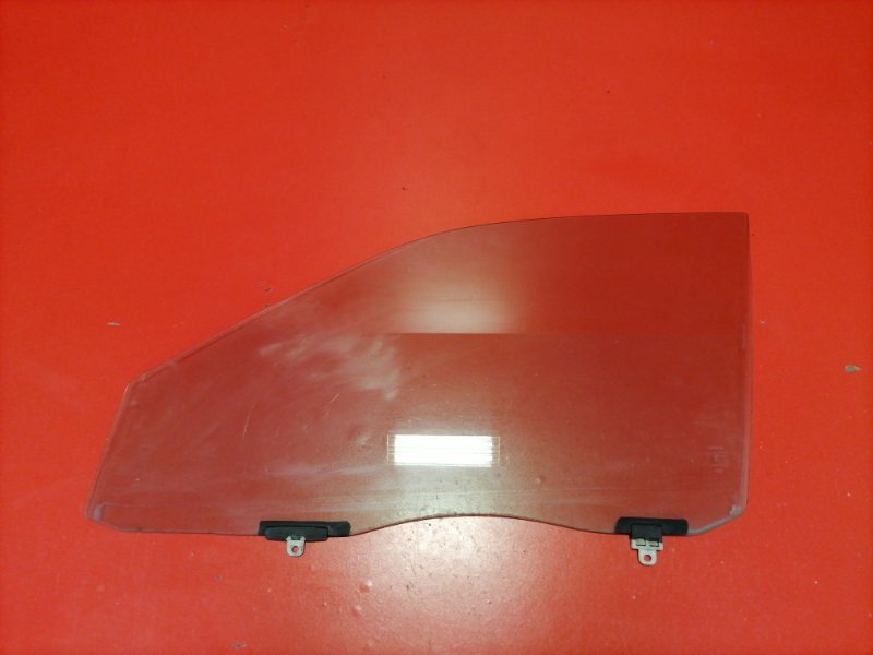 Стекло двери Toyota Prius NHW10 1NZ-FXE 1998 переднее левое (б/у)