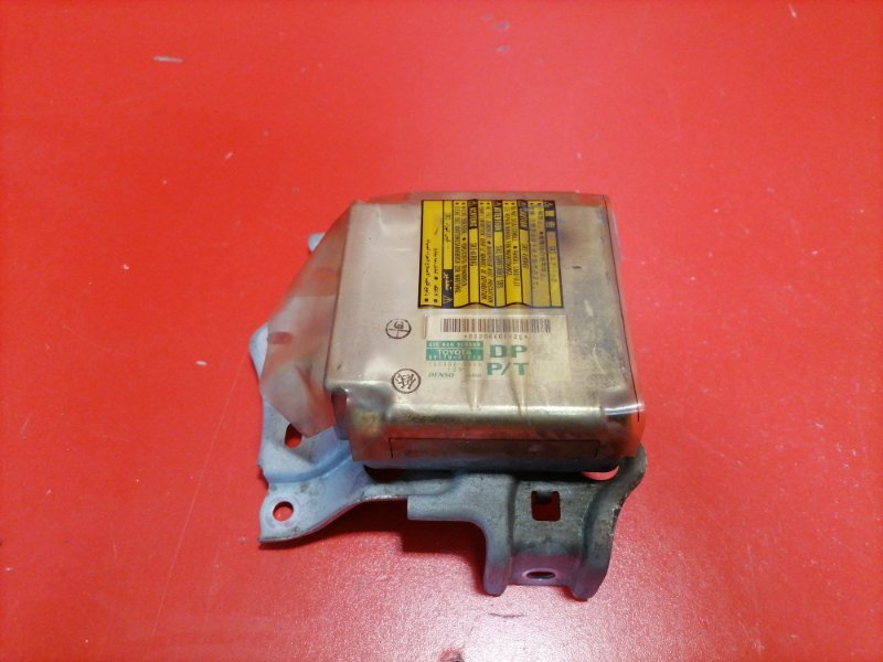 Блок управления airbag Toyota Prius NHW10 1NZ-FXE 1998 (б/у)