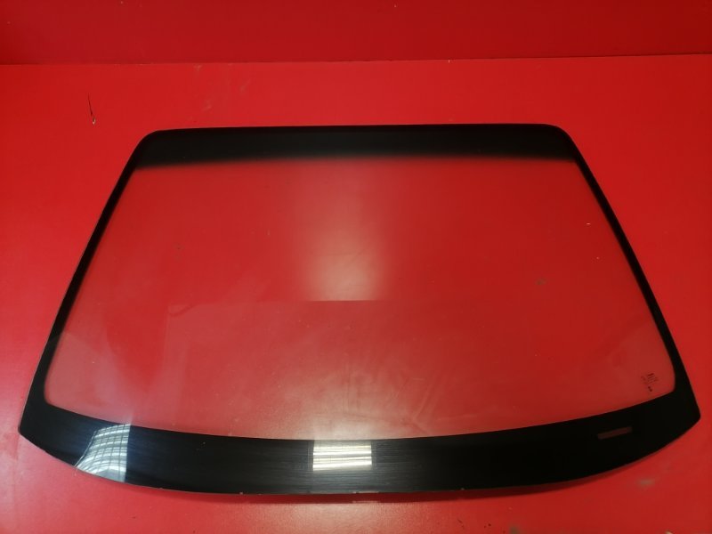 Стекло лобовое Toyota Prius NHW10 1NZ-FXE 1998 (б/у)