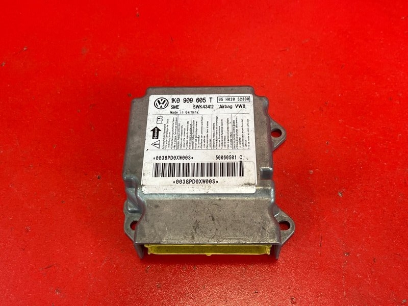 Блок управления airbag Volkswagen Golf V 1K1 BSE 2004 (б/у)