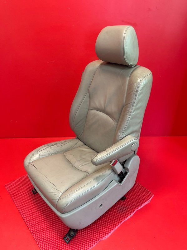 Сиденье Lexus RX330 MCU38L 3MZ-FE 2003 переднее правое (б/у)
