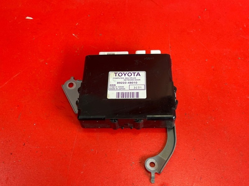 Блок управления центральным замком Lexus RX330 MCU38L 3MZ-FE 2003 (б/у)