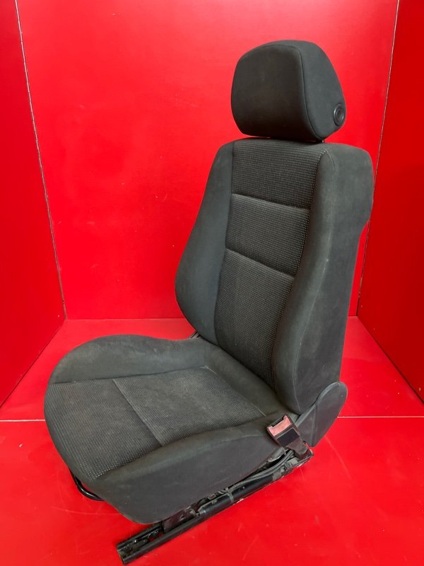 Сиденье Opel Astra L48 Z14XEP 2007 переднее правое (б/у)