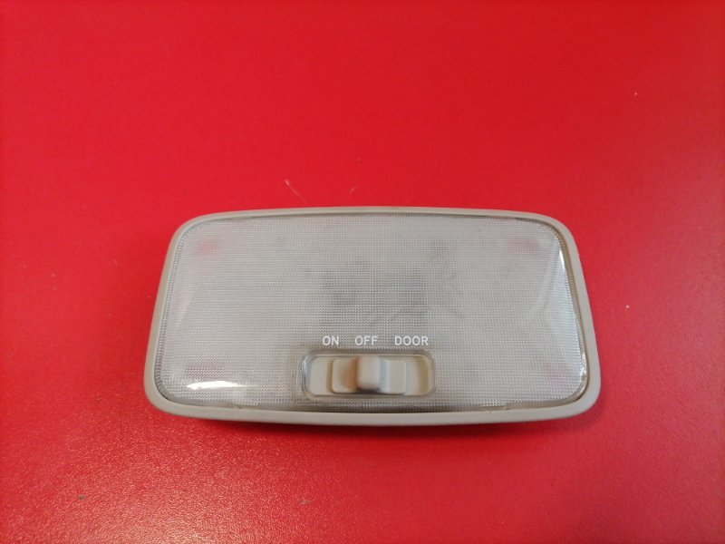Плафон салонный Lexus RX330 MCU38L 3MZ-FE 2003 (б/у)