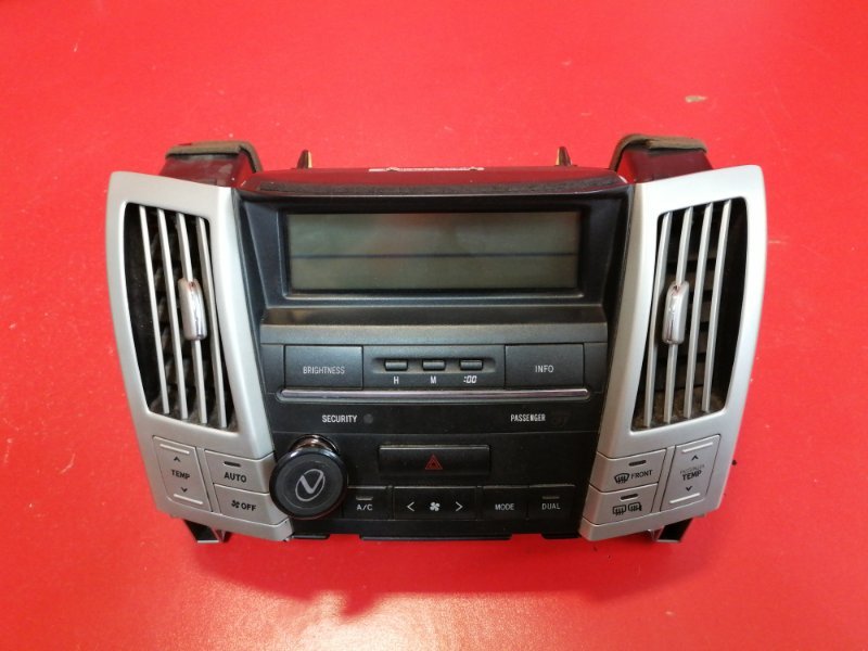 Блок управления климатической установкой Lexus RX330 MCU38L 3MZ-FE 2003 (б/у)