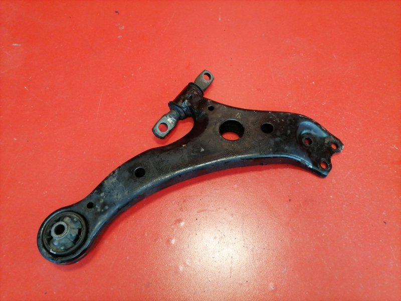 Рычаг подвески Lexus RX330 MCU38L 3MZ-FE 2003 передний правый (б/у)