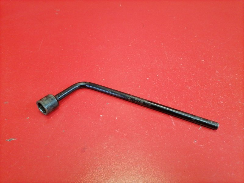 Ключ балонный Lexus RX330 MCU38L 3MZ-FE 2003 (б/у)