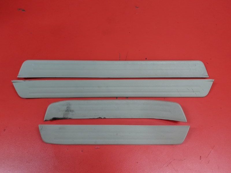 Накладка порога внутренняя Lexus RX330 MCU38L 3MZ-FE 2003 (б/у)