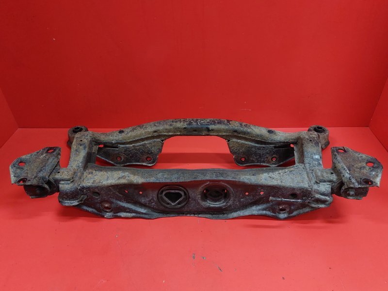 Подрамник Lexus RX330 MCU38L 3MZ-FE 2003 задний (б/у)