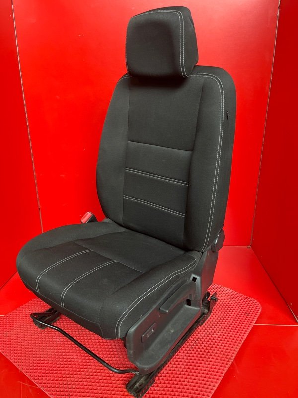 Сиденье Renault Fluence L30R K4M 2012 переднее левое (б/у)