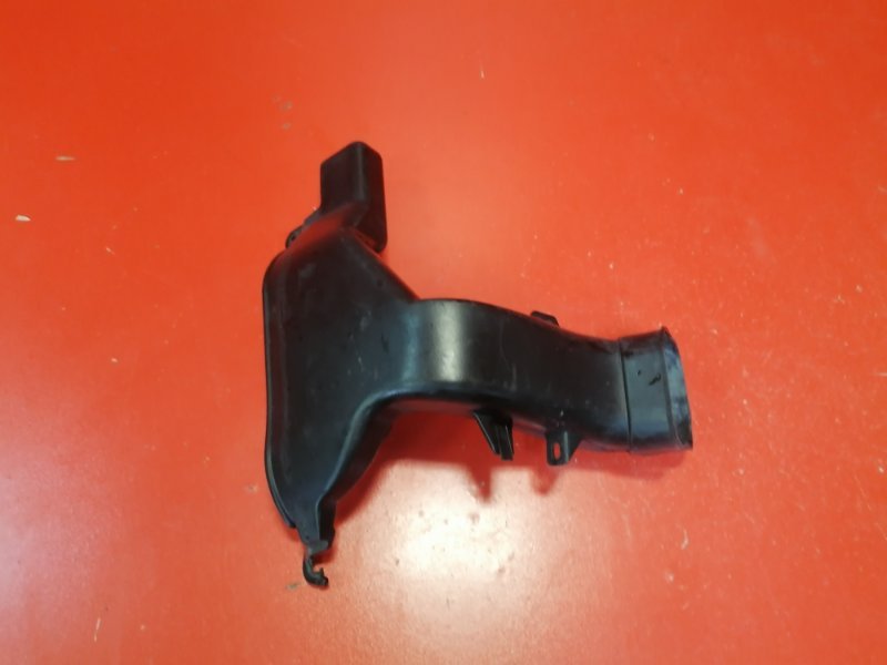 Воздухозаборник Lexus RX330 MCU38L 3MZ-FE 2003 (б/у)