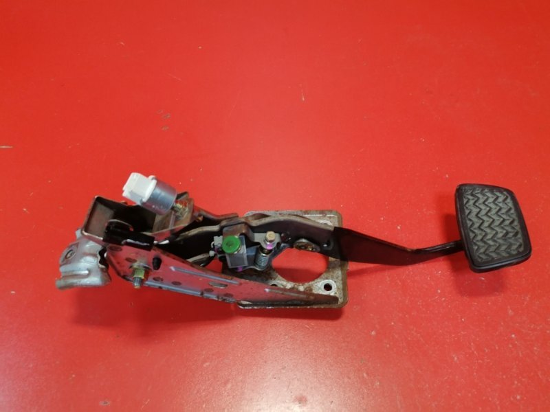 Педаль тормоза Lexus RX330 MCU38L 3MZ-FE 2003 (б/у)