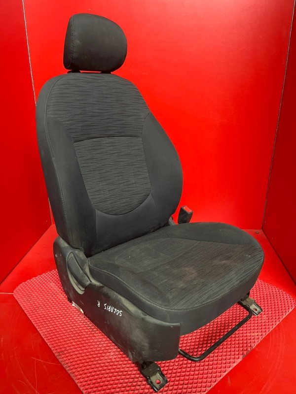 Сиденье Hyundai Solaris RB G4FC 2014 переднее правое (б/у)