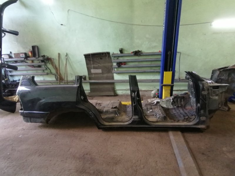 Порог кузова Toyota Land Cruiser FZJ105L 1FZ-FE 2004 правый (б/у)