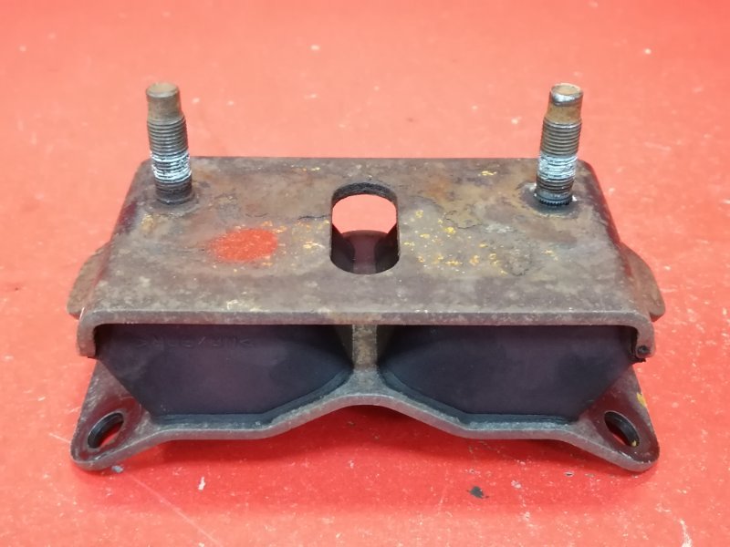 Подушка кпп Toyota Land Cruiser FZJ105L 1FZ-FE 2004 (б/у)