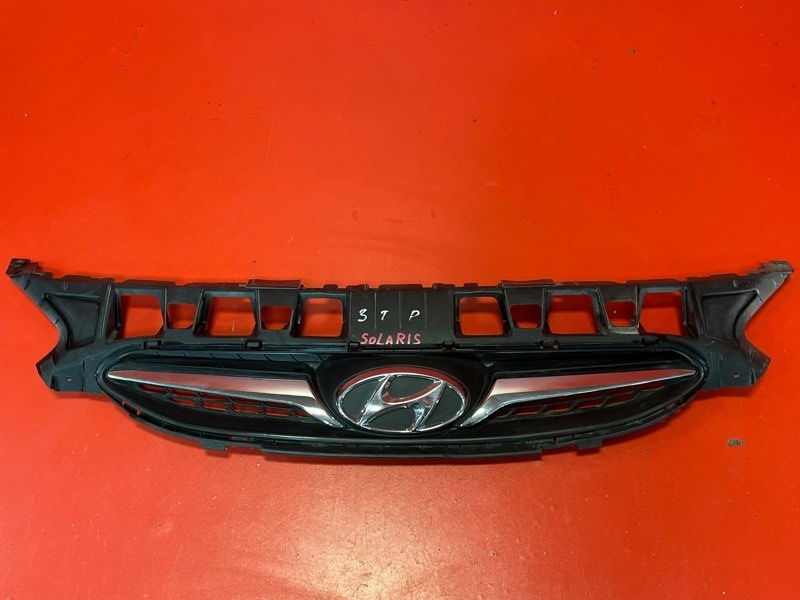 Решетка радиатора Hyundai Solaris RB G4FC 2011 (б/у)