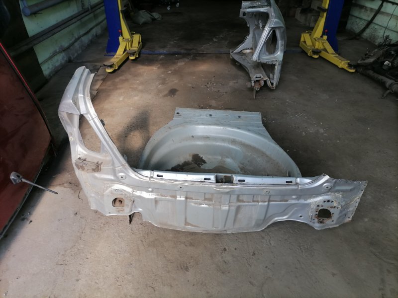 Панель кузова Toyota Corolla ZZE120L 4ZZ-FE 2003 задний (б/у)