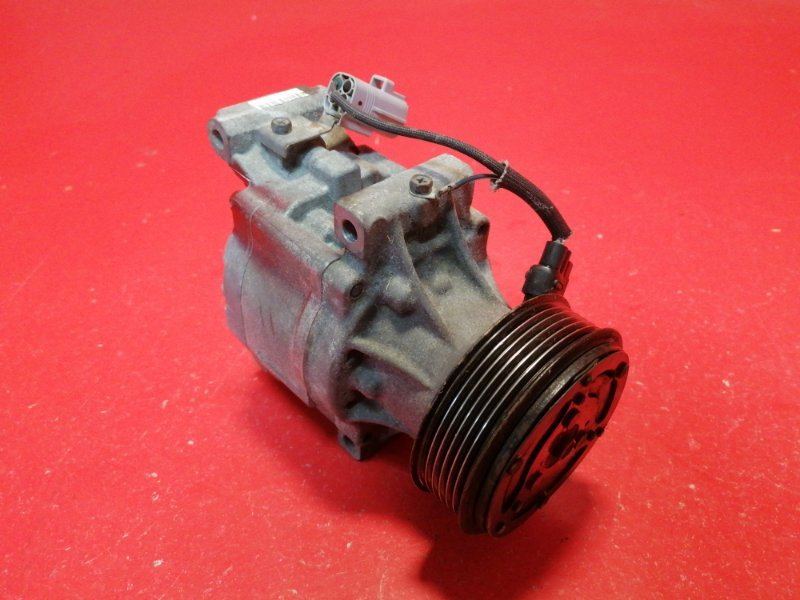 Компрессор кондиционера Toyota Corolla ZZE120L 4ZZ-FE 2003 (б/у)