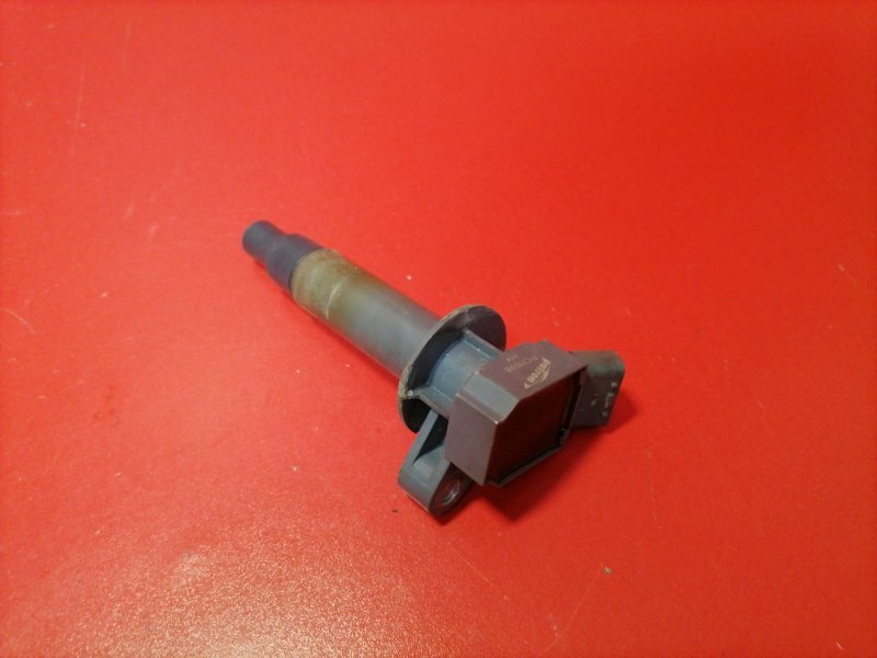Катушка зажигания Toyota Corolla ZZE120L 4ZZ-FE 2003 (б/у)