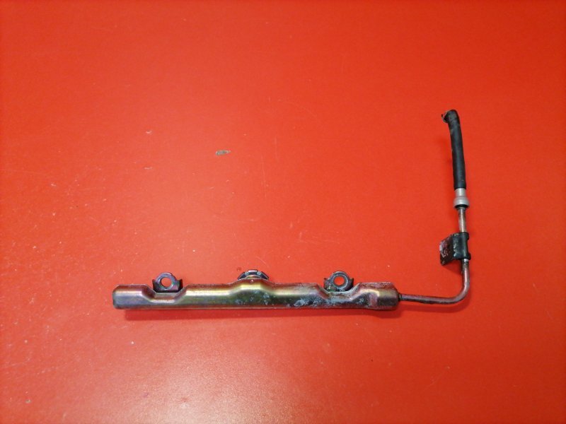 Рейка топливная Toyota Corolla ZZE120L 4ZZ-FE 2003 (б/у)