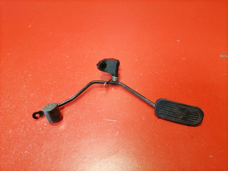 Педаль газа Toyota Corolla ZZE120L 4ZZ-FE 2003 (б/у)