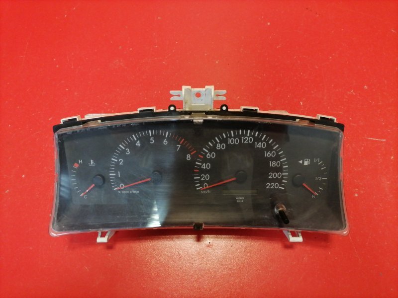 Щиток приборов Toyota Corolla ZZE120L 4ZZ-FE 2003 (б/у)