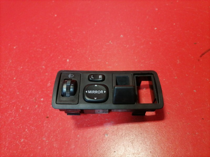 Блок кнопок Toyota Corolla ZZE120L 4ZZ-FE 2003 (б/у)