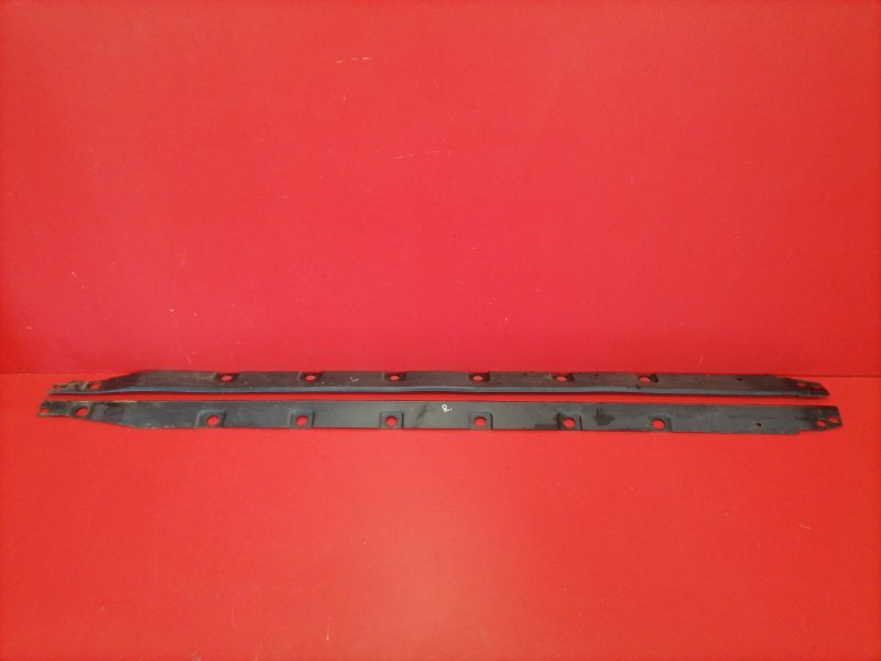 Накладка порога наружная Toyota Corolla ZZE120L 4ZZ-FE 2003 (б/у)
