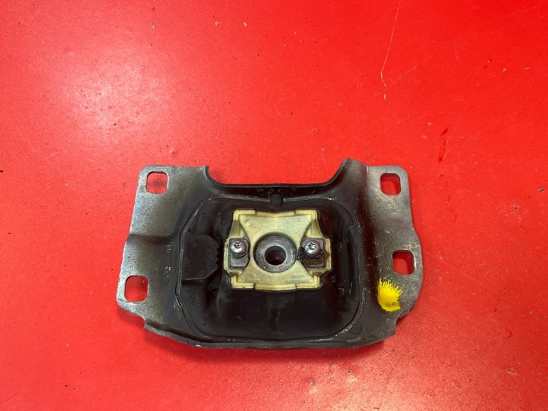 Подушка кпп Ford Focus CB4 SHDA 2011 (б/у)