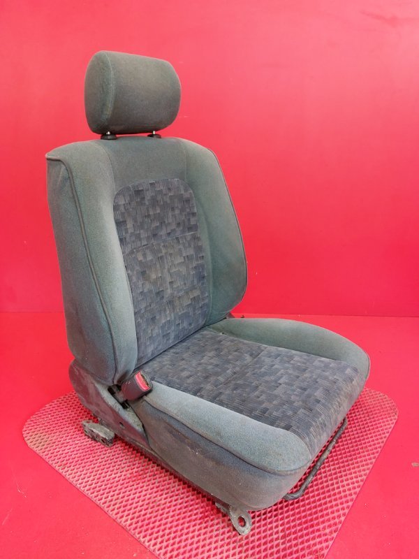 Сиденье Toyota Carina AT211 7A-FE 1998 переднее правое (б/у)
