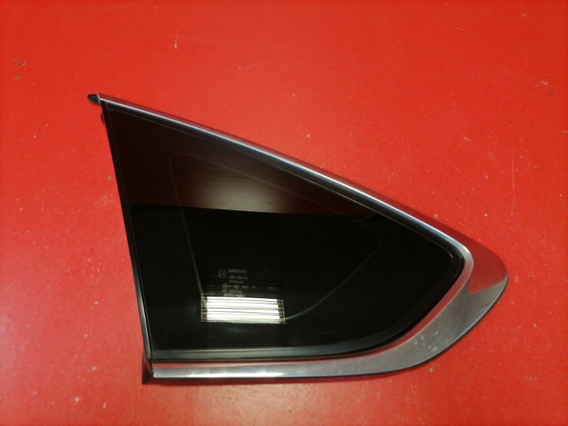 Стекло кузовное Nissan Teana J32 VQ25DE 2011 заднее левое (б/у)